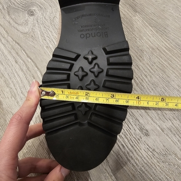 NEW Blondo Gray Suede Ankle Boot - Picture 9 of 9